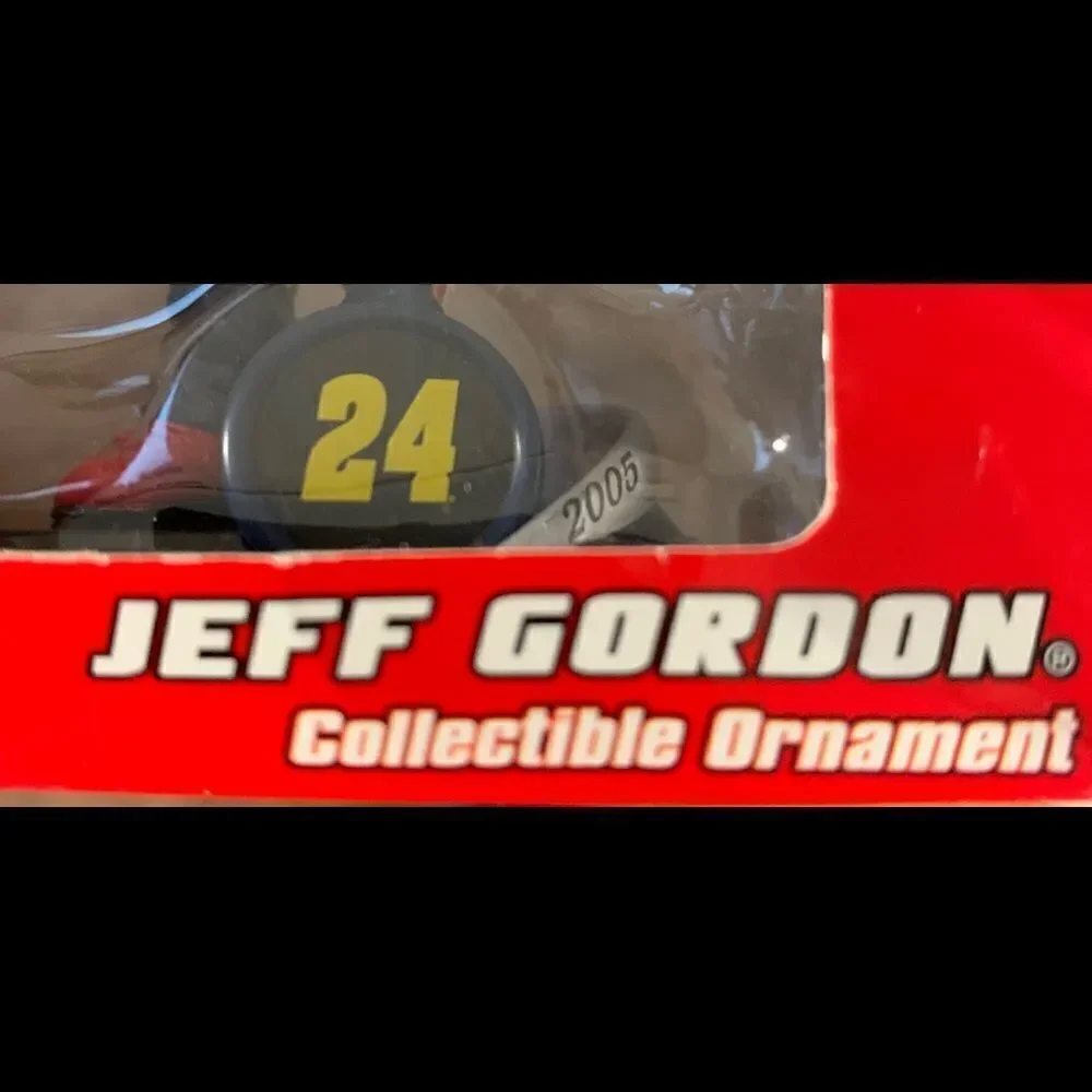 24 Jeff Gordon Ornament 2004